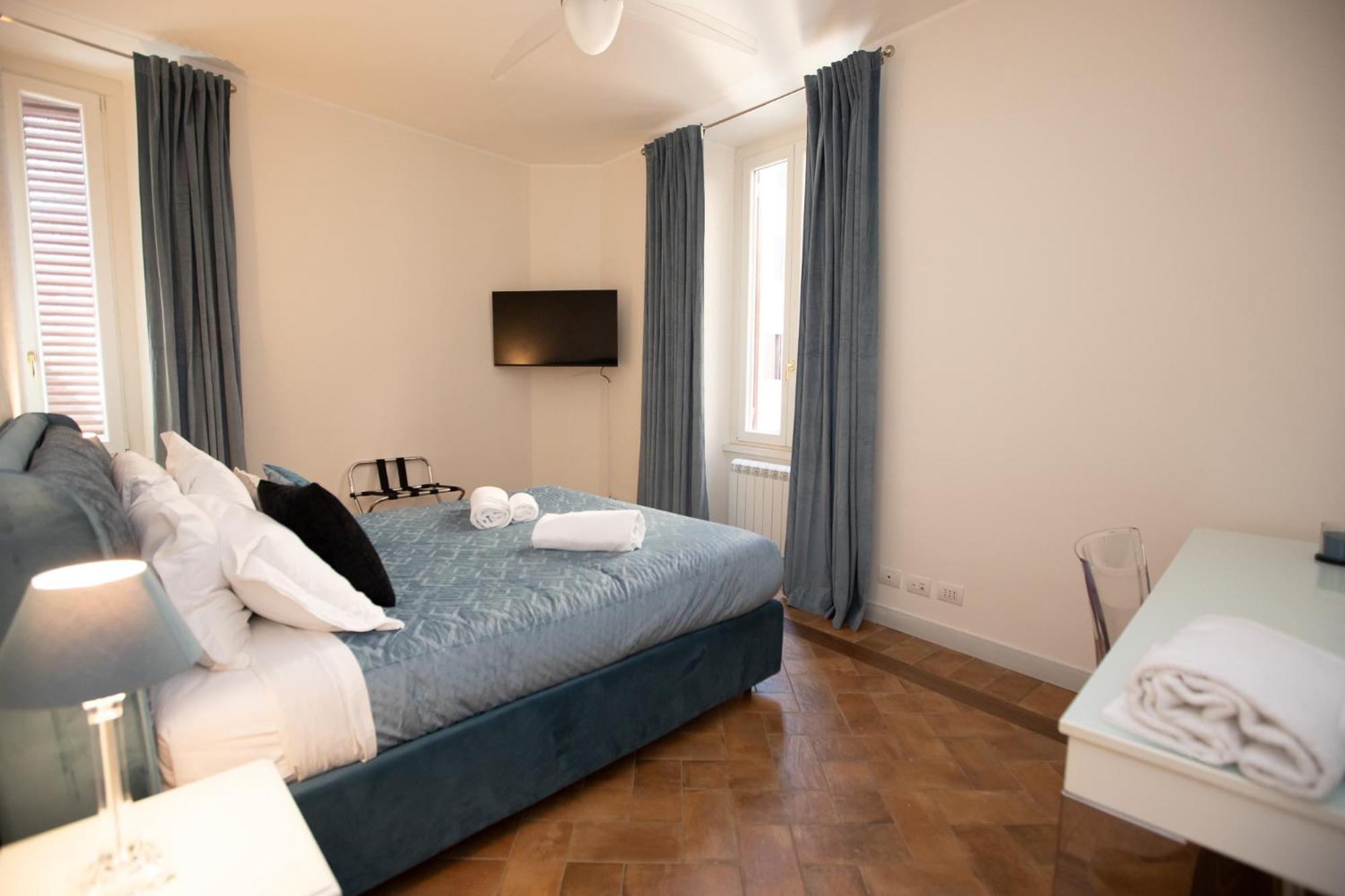 Deluxe Spanish Steps Apartment